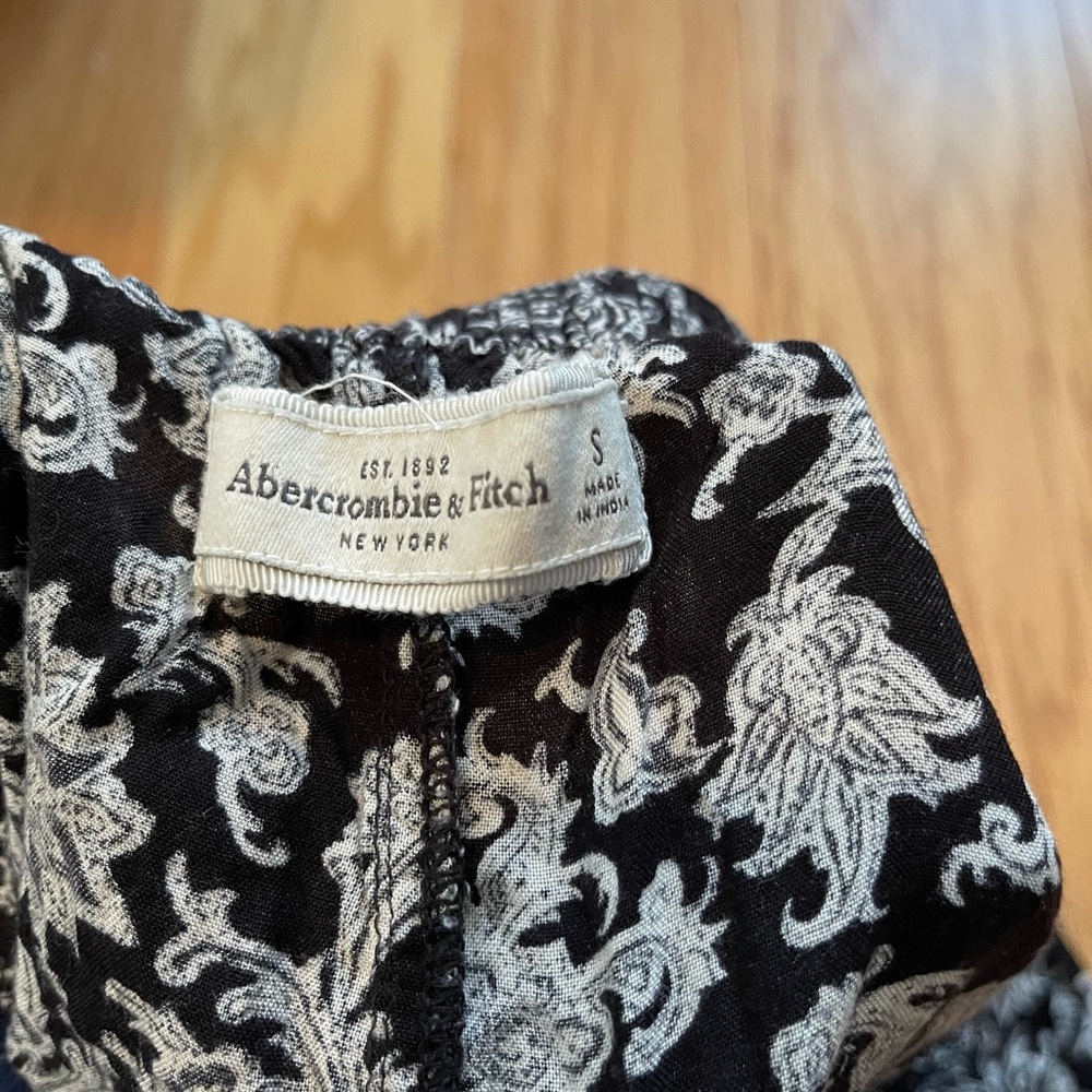 Abercrombie & Fitch Patterned Flowy Shorts - image 3